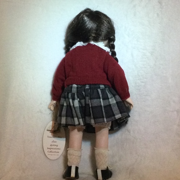 Vintage Hermitage Mint Collectible Porcelian Doll, Lisa, teachers pet” - Picture 6 of 11